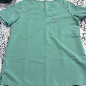 Figs Catarina one pocket scrub top. Size small